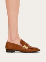 Ferragamo Maxi Vara plate loafer - Image 5